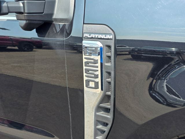 Certified 2024 Ford F250 Platinum w/ FX4 Off-Road Package AWD/4WD image 7