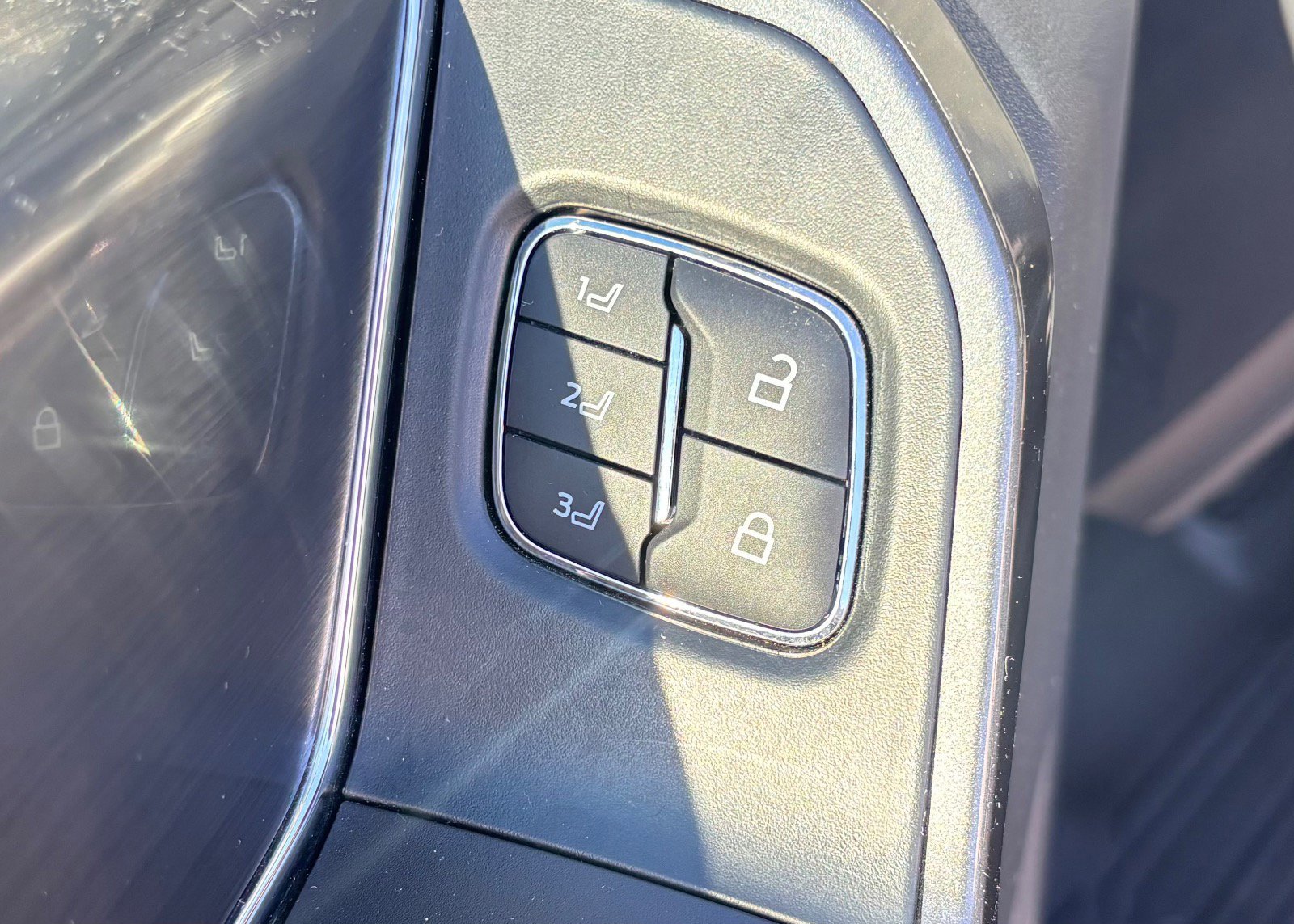 Certified 2022 Ford F150 Lariat w/ Equipment Group 502A High image 32