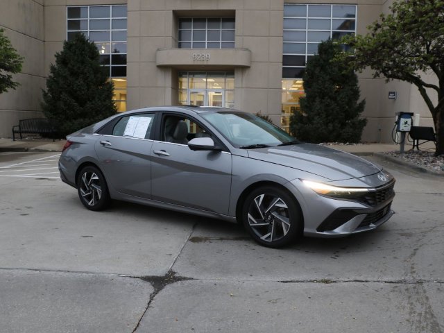 Used 2024 Hyundai Elantra Limited
