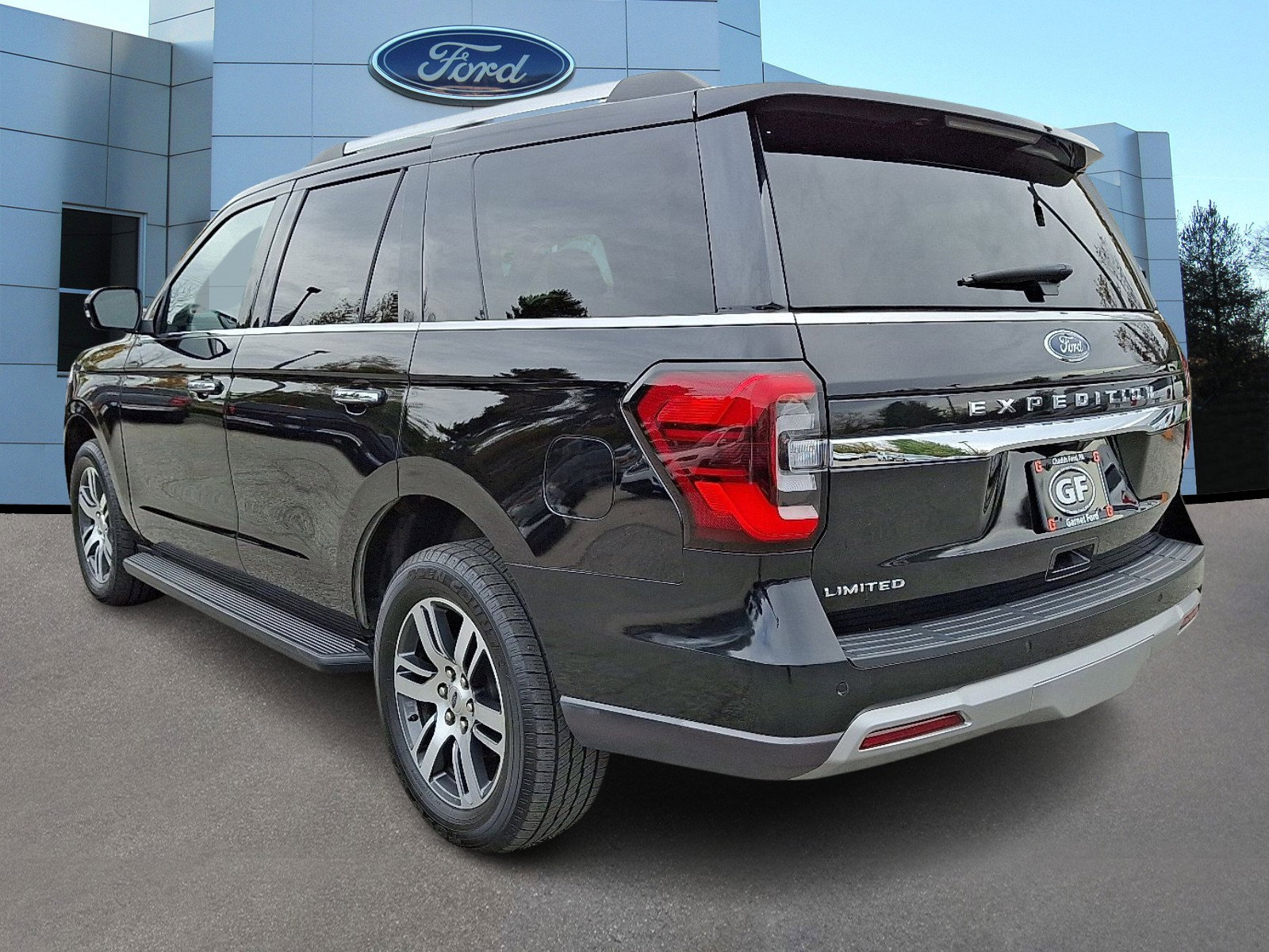 Certified 2024 Ford Expedition Limited AWD/4WD image 5