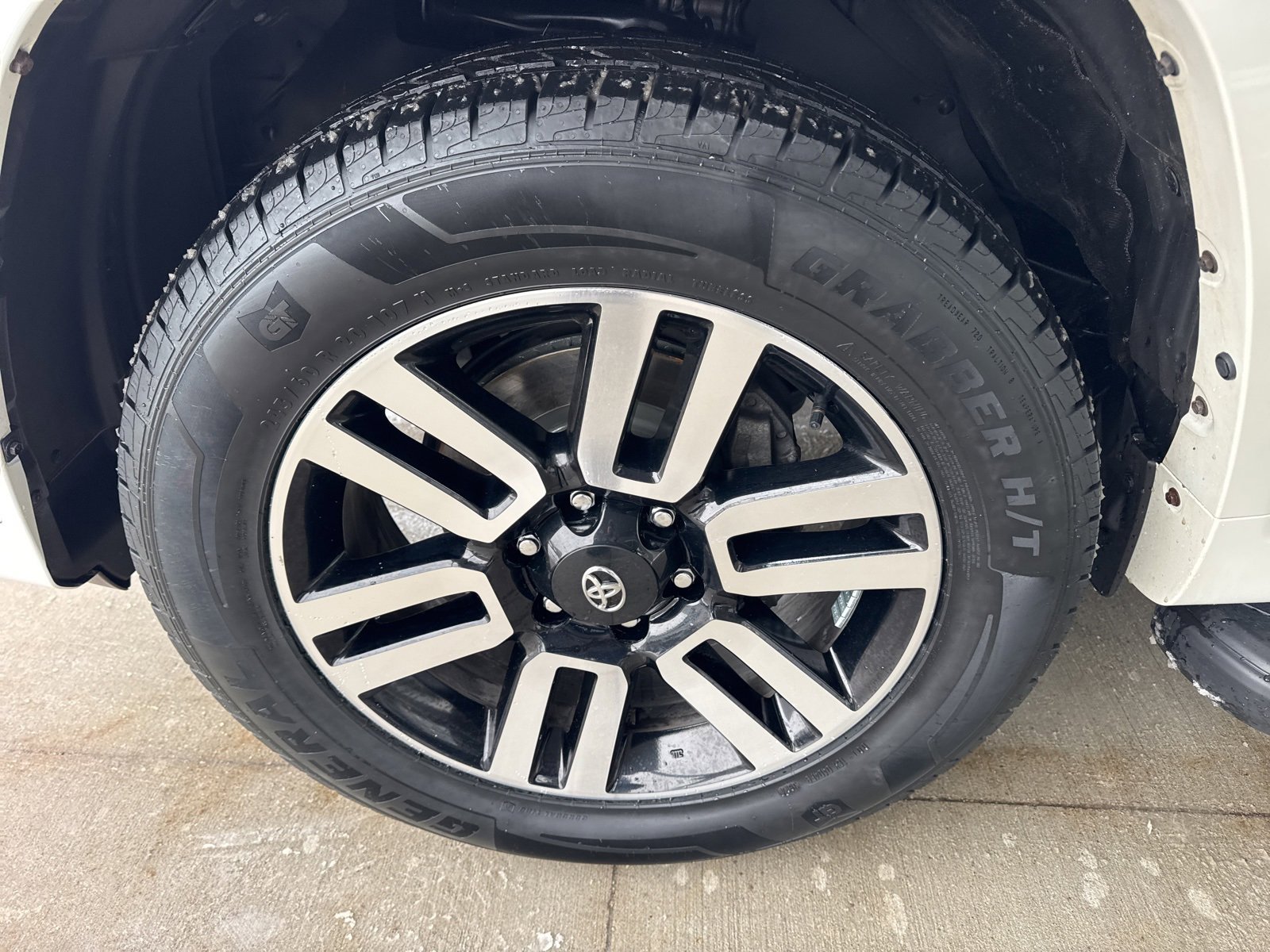 Used 2023 Toyota 4Runner Limited image 17