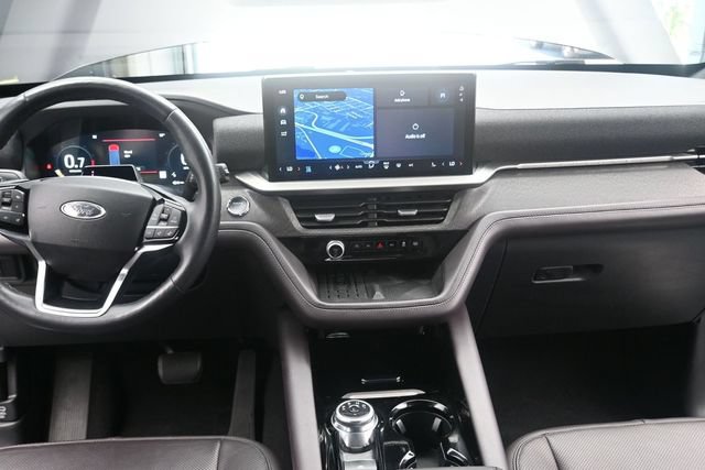 Certified 2025 Ford Explorer Platinum w/ LUX Leather Package AWD/4WD image 17