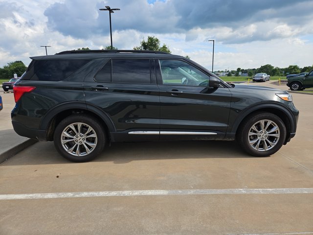Certified 2022 Ford Explorer XLT w/ Equipment Group 202A AWD/4WD image 6