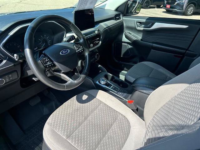 Certified 2022 Ford Escape SE w/ SE Sport Appearance Package FWD image 10