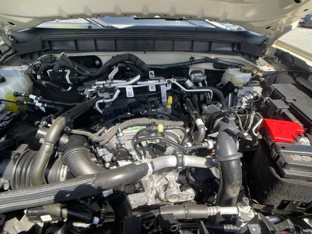 Certified 2025 Ford Bronco Outer Banks AWD/4WD image 13
