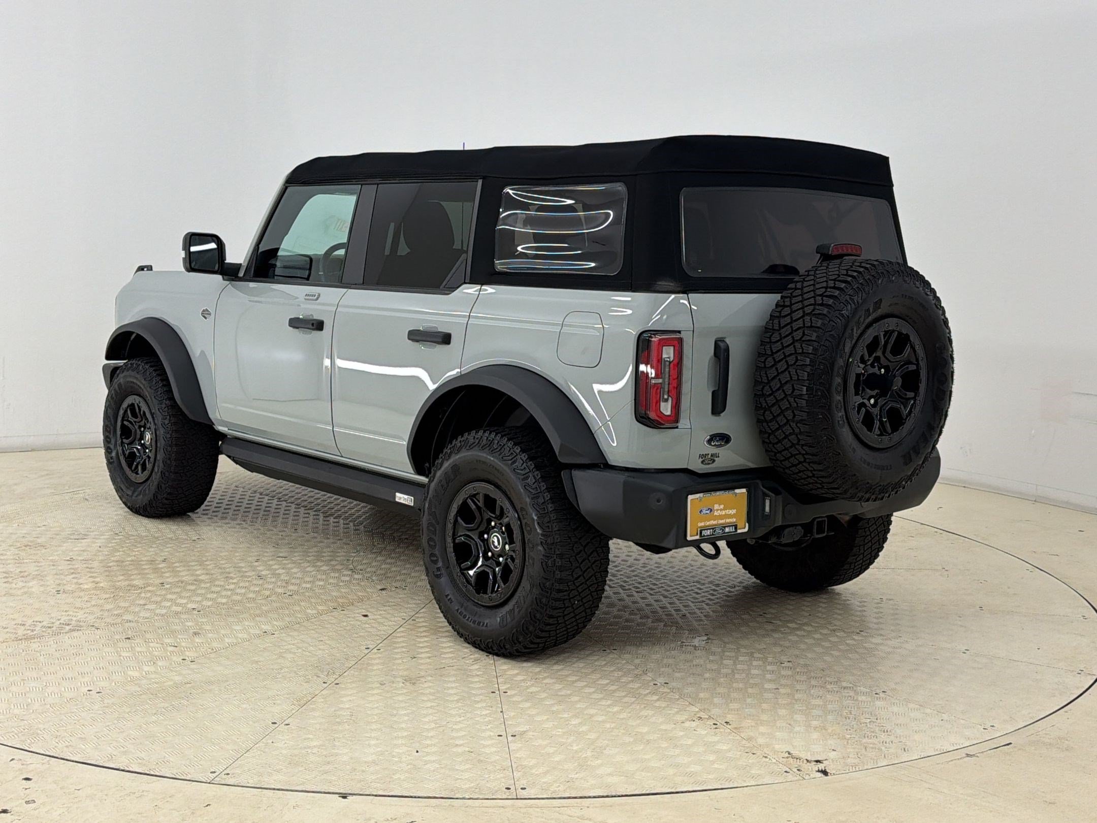 Certified 2022 Ford Bronco Wildtrak AWD/4WD image 3