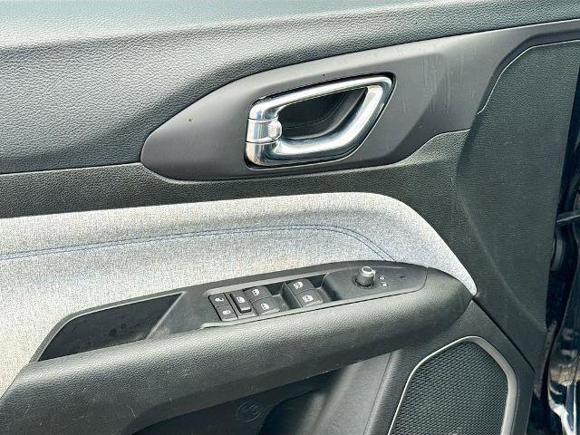 Used 2022 Jeep Compass Latitude image 15