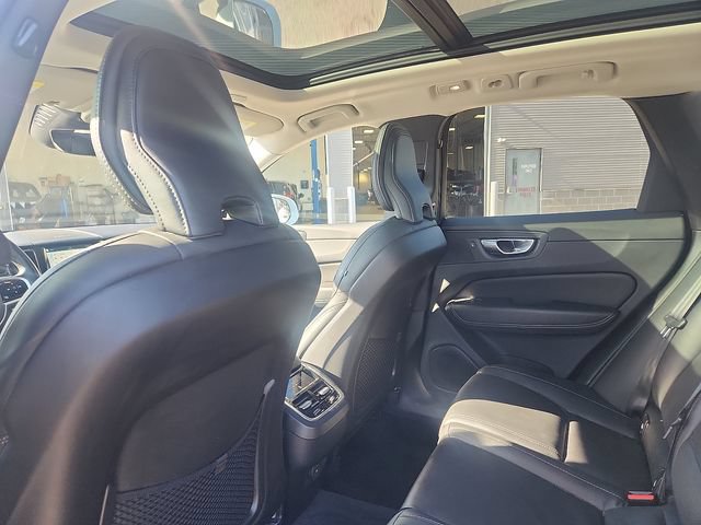 Used 2022 Volvo XC60 B5 Inscription w/ Climate Package AWD/4WD image 24
