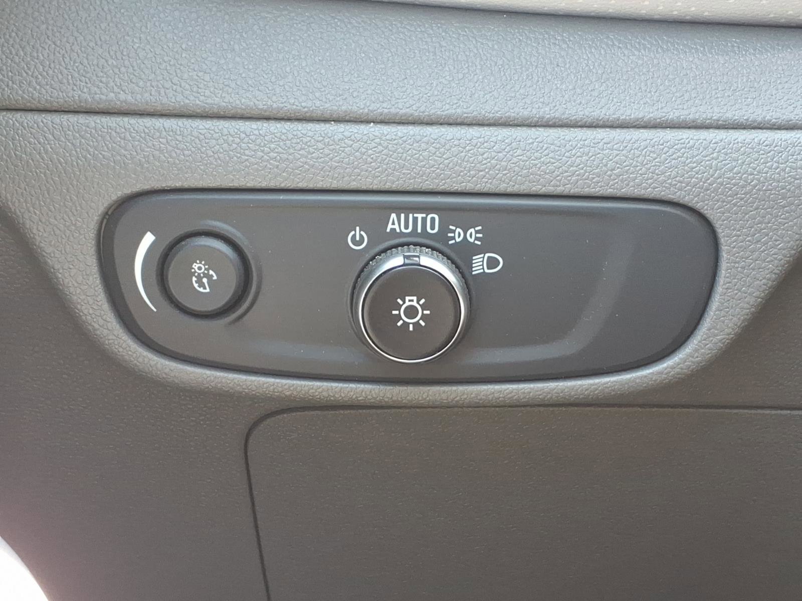 Used 2022 Chevrolet Bolt EUV Premier w/ Launch Edition image 21