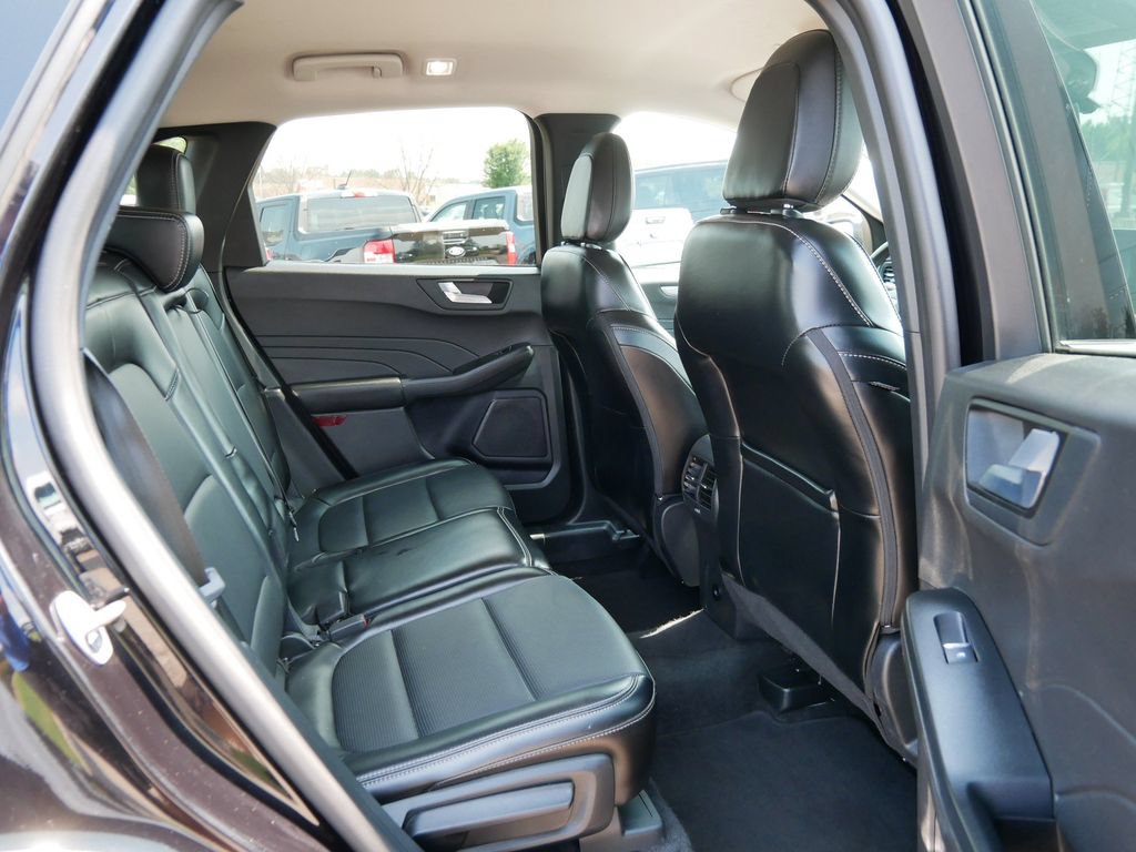 Certified 2024 Ford Escape Platinum AWD/4WD image 12