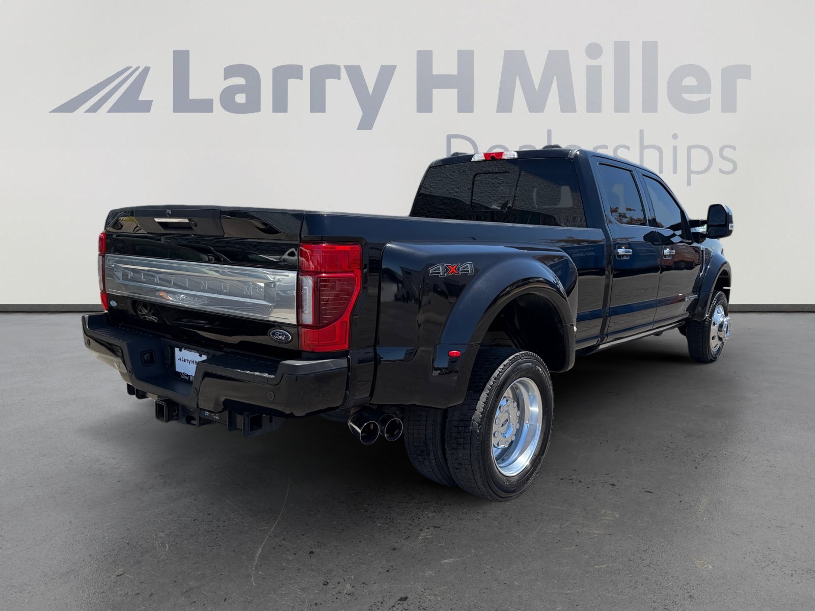 Certified 2022 Ford F450 Platinum AWD/4WD image 5