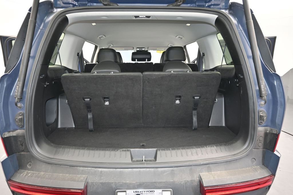 Used 2025 Hyundai Santa Fe SEL FWD image 11