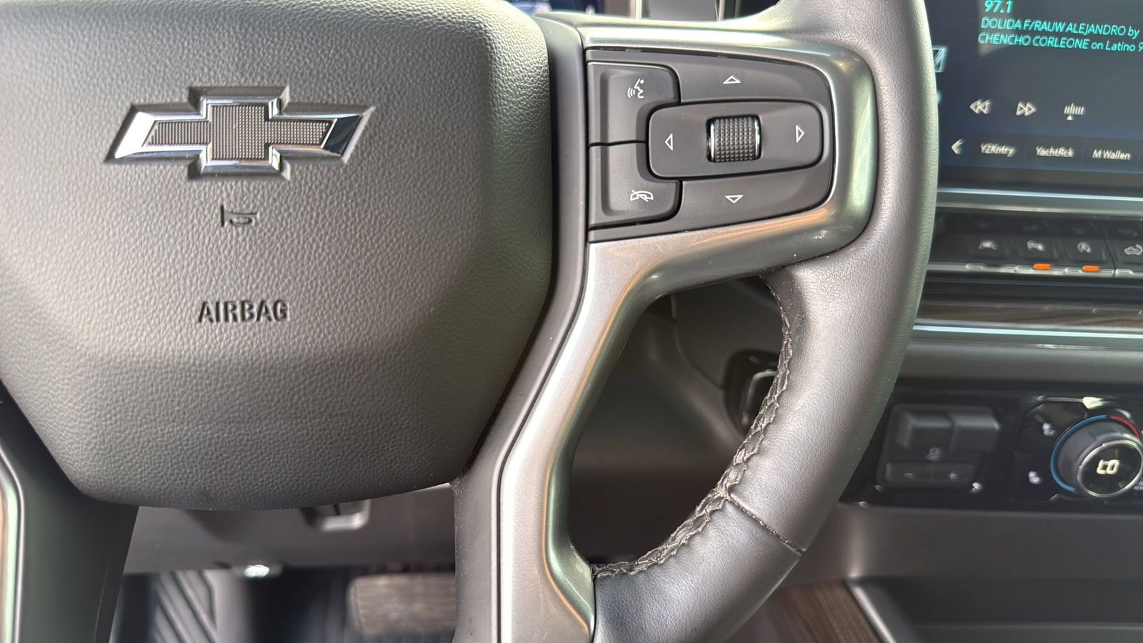 Used 2024 Chevrolet Silverado 1500 LT Trail Boss w/ Convenience Package II AWD/4WD image 15