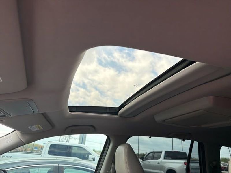 Used 2021 Honda Pilot Touring image 12