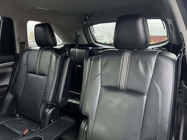 Used 2018 Toyota Highlander SE image 29
