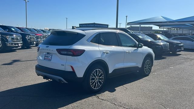 Certified 2025 Ford Escape SE w/ Class II Trailer Tow Package FWD image 3