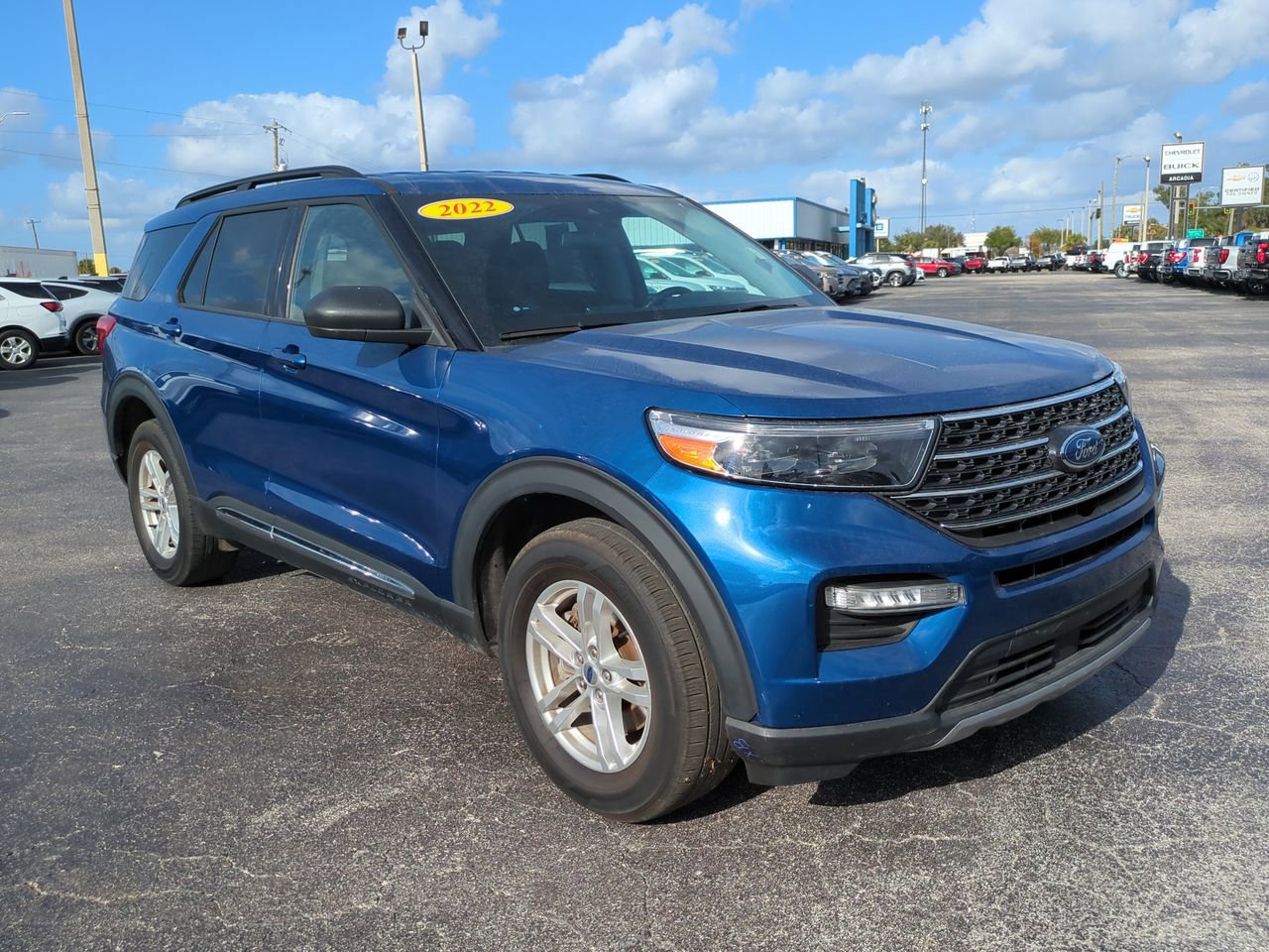 Certified 2022 Ford Explorer XLT w/ Equipment Group 202A AWD/4WD image 7