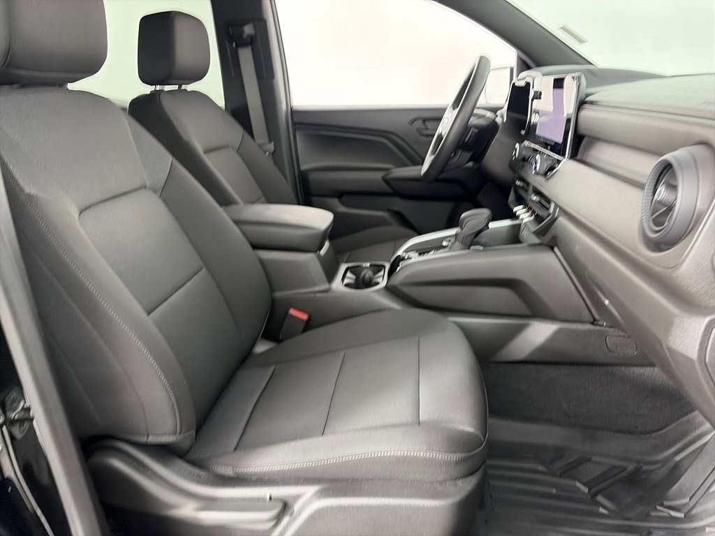 Used 2024 Chevrolet Colorado Trail Boss image 28