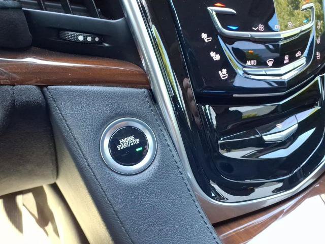 Used 2020 Cadillac Escalade Premium Luxury AWD/4WD image 22