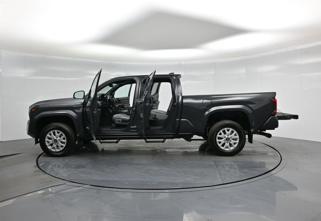 Used 2025 Toyota Tacoma SR5 image 30