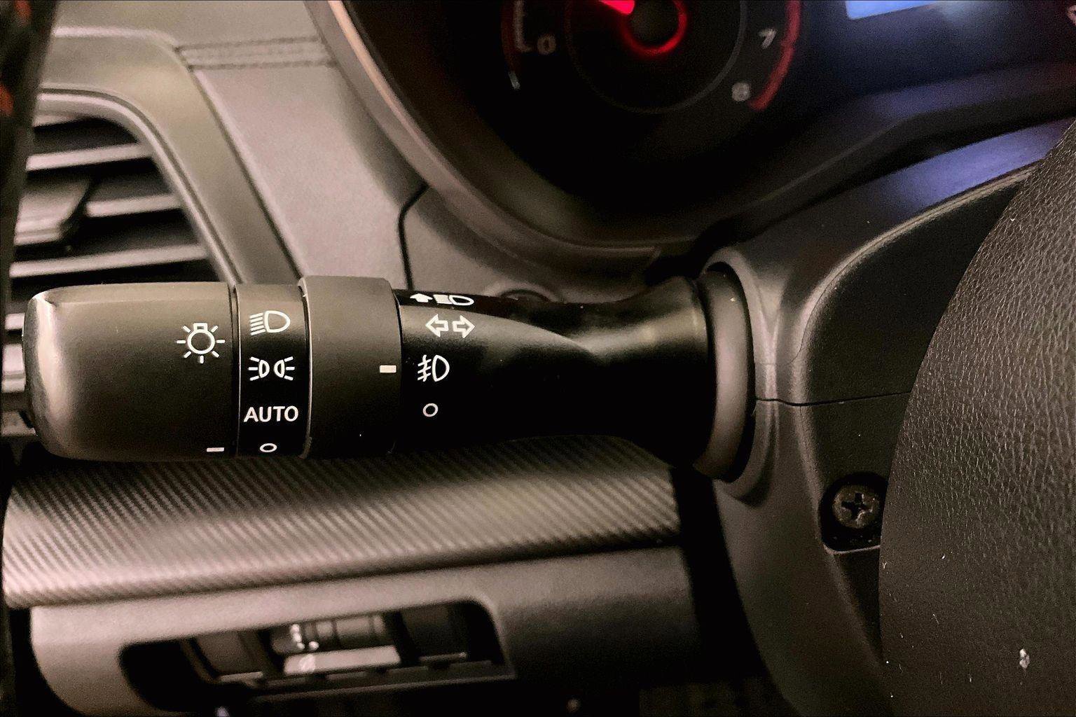 Used 2018 Subaru Crosstrek 2.0i Premium image 30