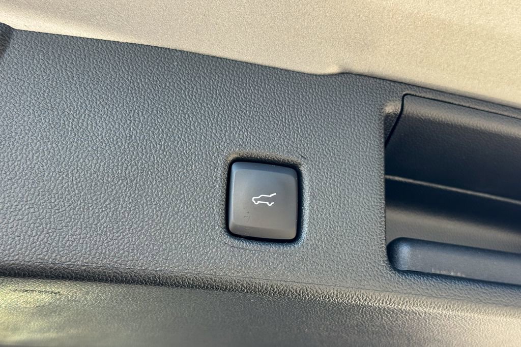 Certified 2023 Ford Escape Active AWD/4WD image 19