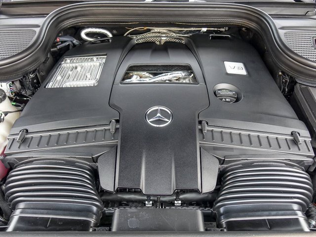 Used 2025 Mercedes-Benz GLS 580 4MATIC image 35