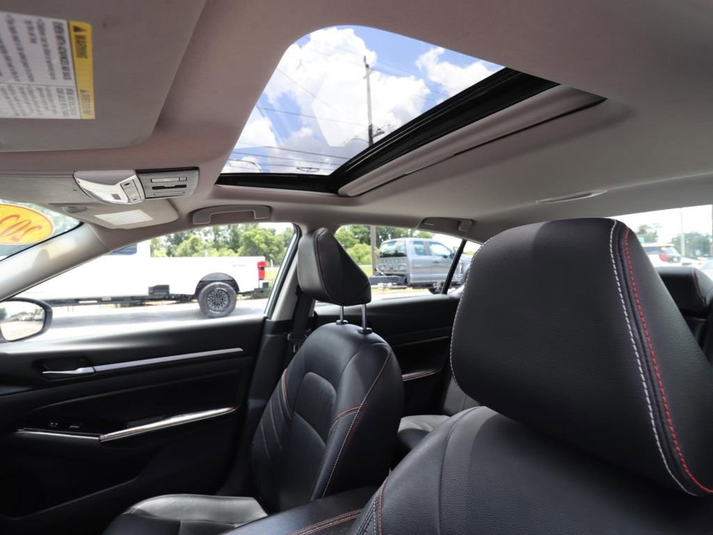 Used 2024 Nissan Altima 2.5 SR w/ SR Premium Package FWD image 4