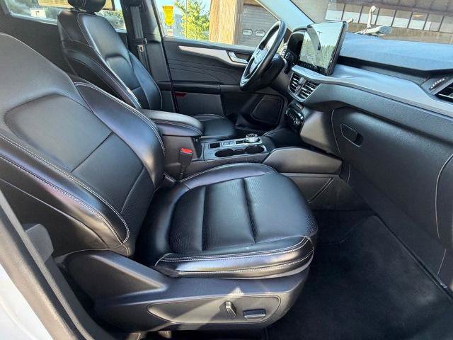 Certified 2025 Ford Escape Platinum AWD/4WD image 34