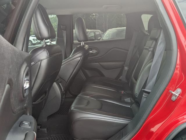 Used 2019 Jeep Cherokee Trailhawk AWD/4WD image 23