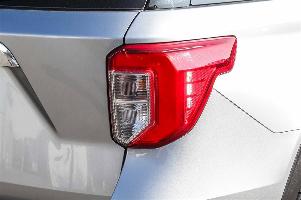 Certified 2022 Ford Explorer XLT w/ Equipment Group 202A image 12