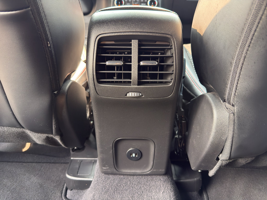 Certified 2025 Ford Escape Platinum AWD/4WD image 23