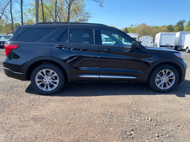Certified 2022 Ford Explorer XLT w/ Equipment Group 202A AWD/4WD image 8