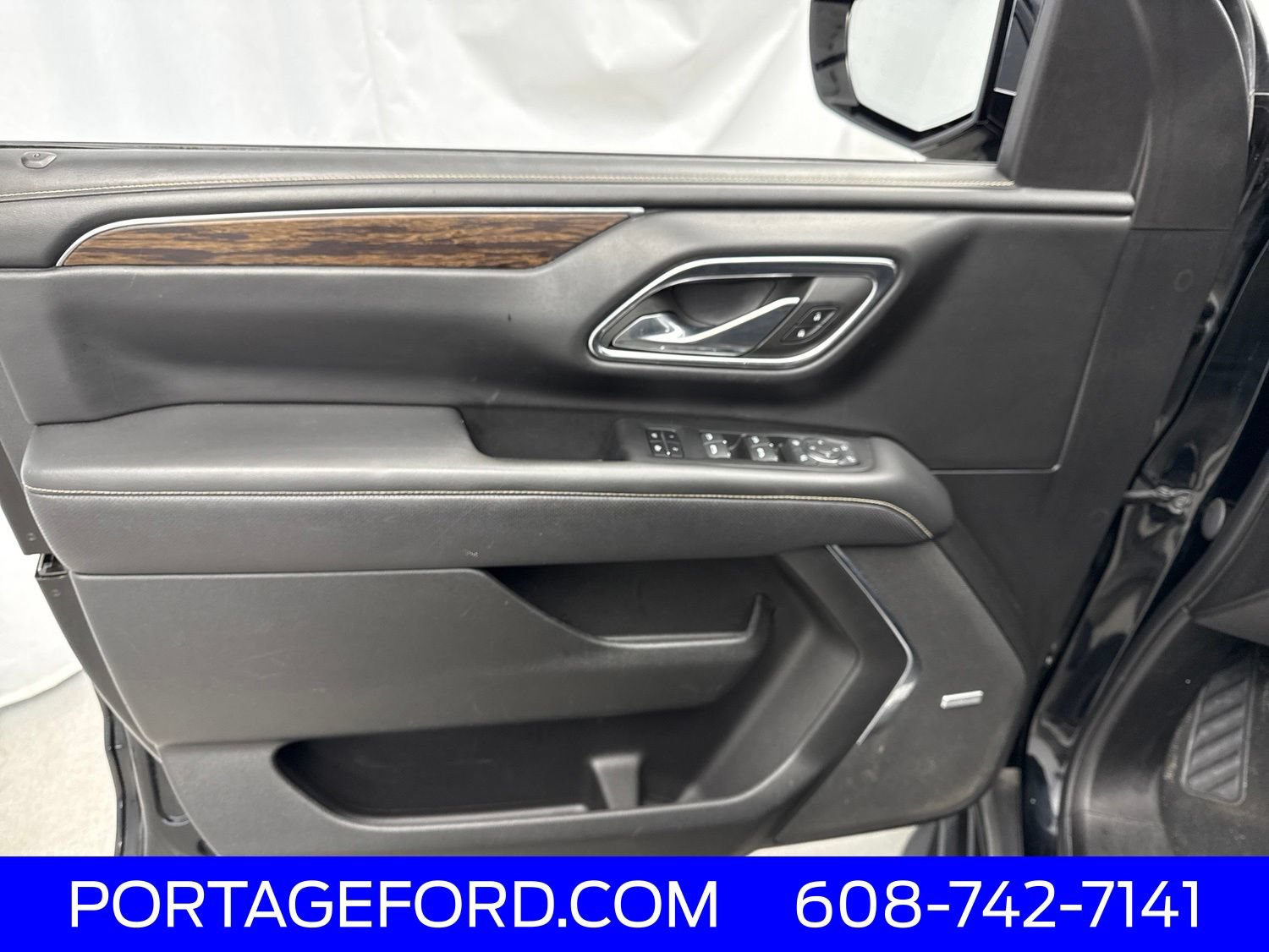 Used 2023 Chevrolet Tahoe Premier AWD/4WD image 14