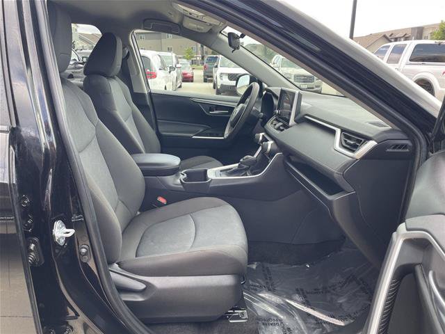 Used 2025 Toyota RAV4 XLE FWD image 19