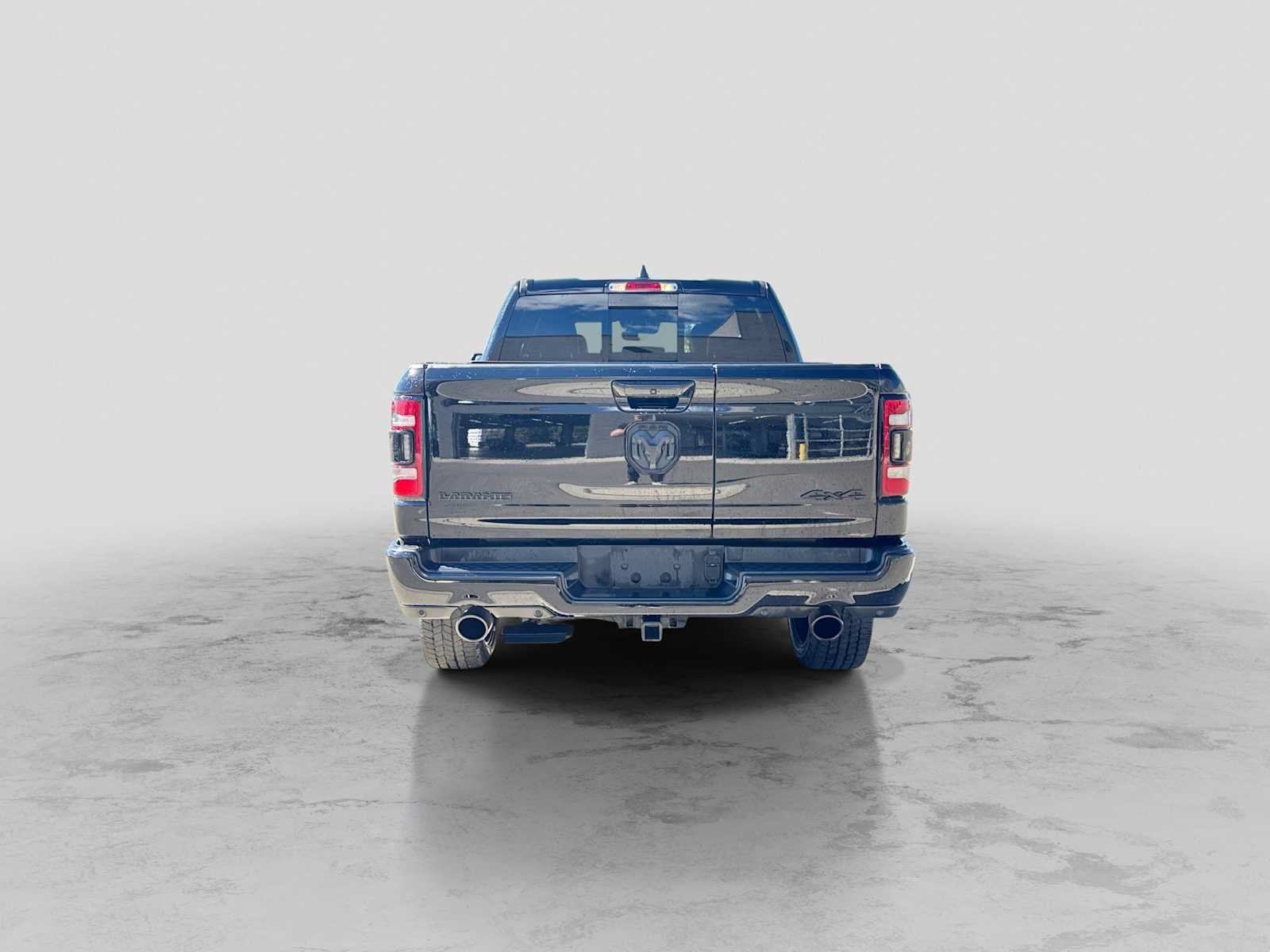 Used 2024 RAM 1500 Laramie AWD/4WD image 5
