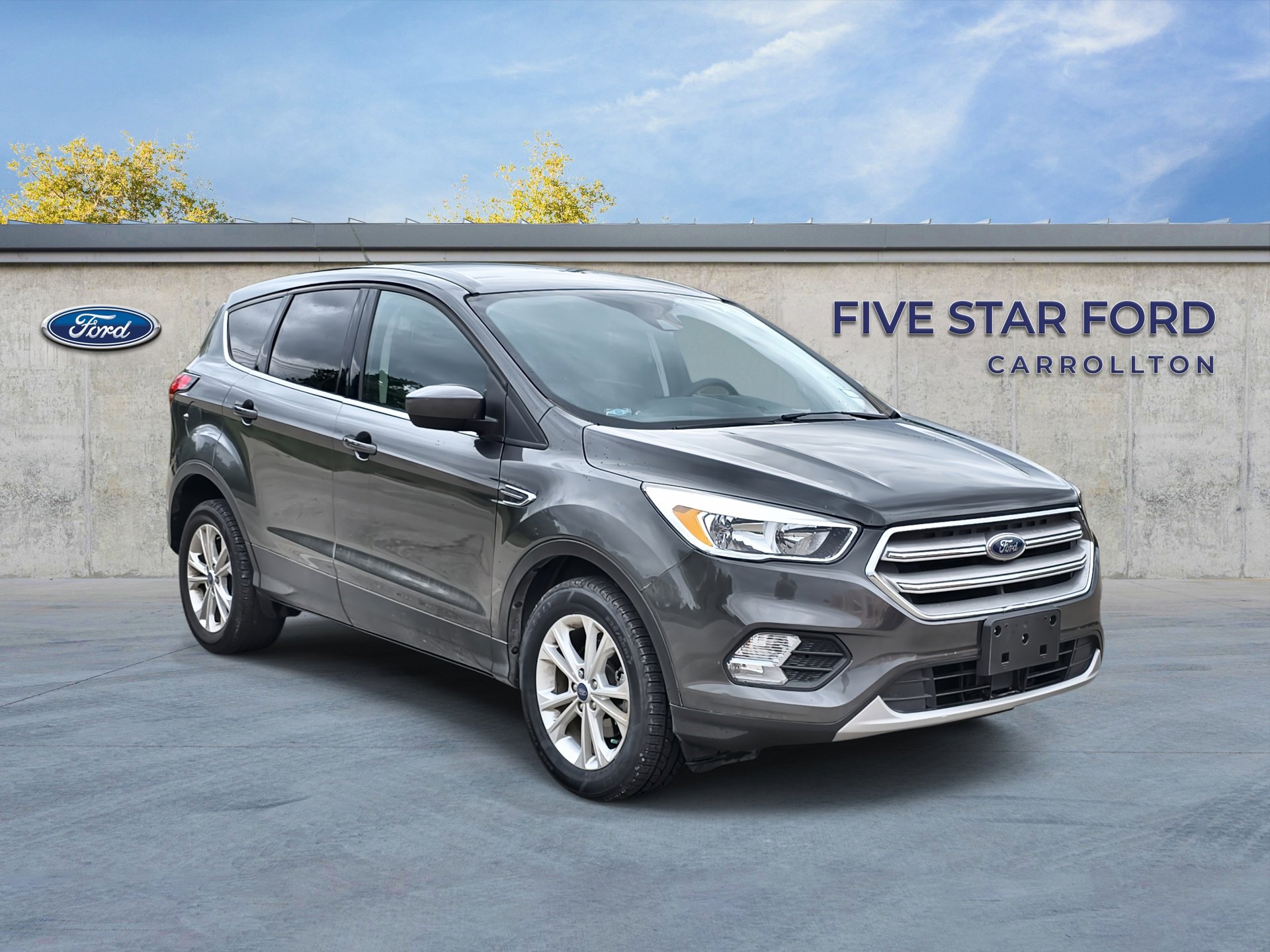 Certified 2019 Ford Escape SE image 1