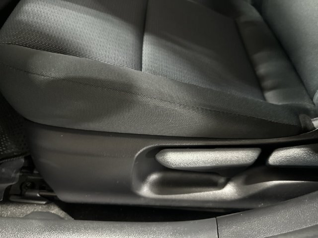 Used 2025 Toyota Prius LE FWD image 18