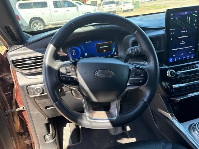 Certified 2022 Ford Explorer Platinum w/ Equipment Group 601A AWD/4WD image 14