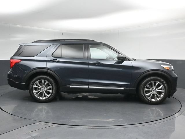 Certified 2022 Ford Explorer XLT w/ Equipment Group 202A AWD/4WD image 8