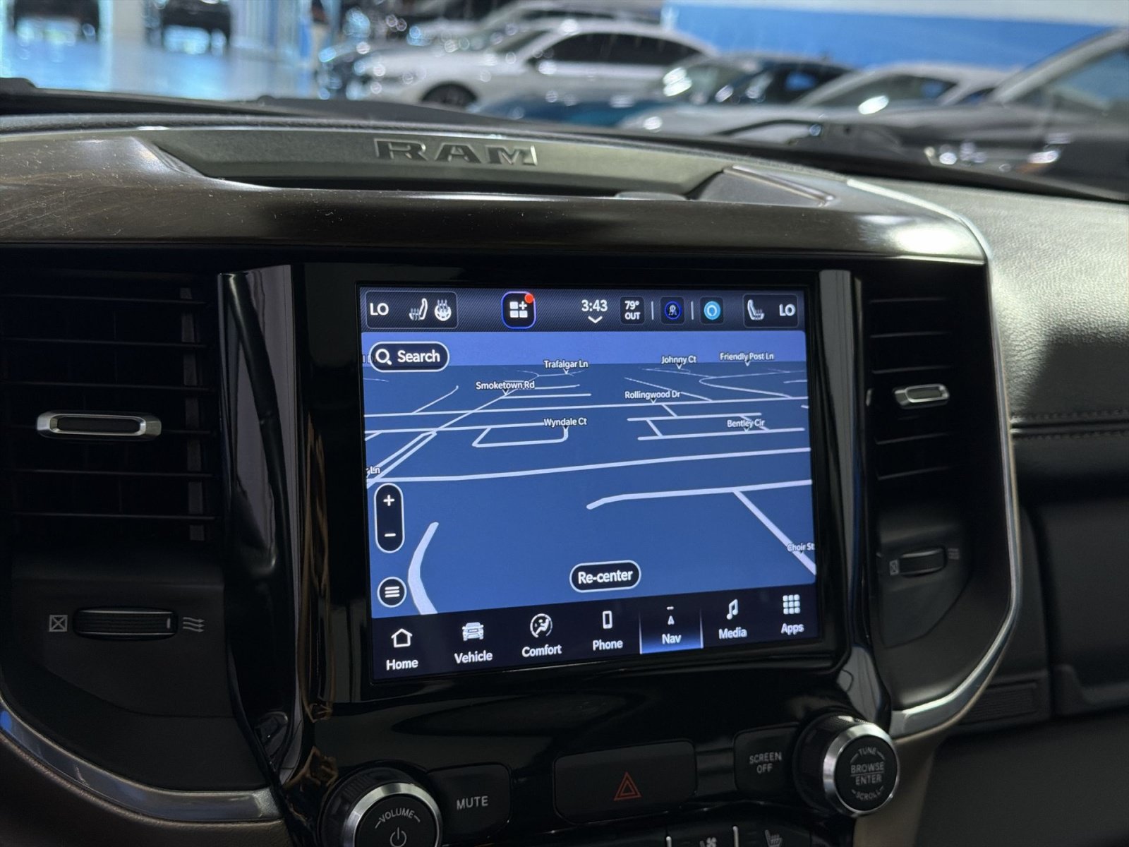 Used 2022 RAM 1500 Laramie AWD/4WD image 18