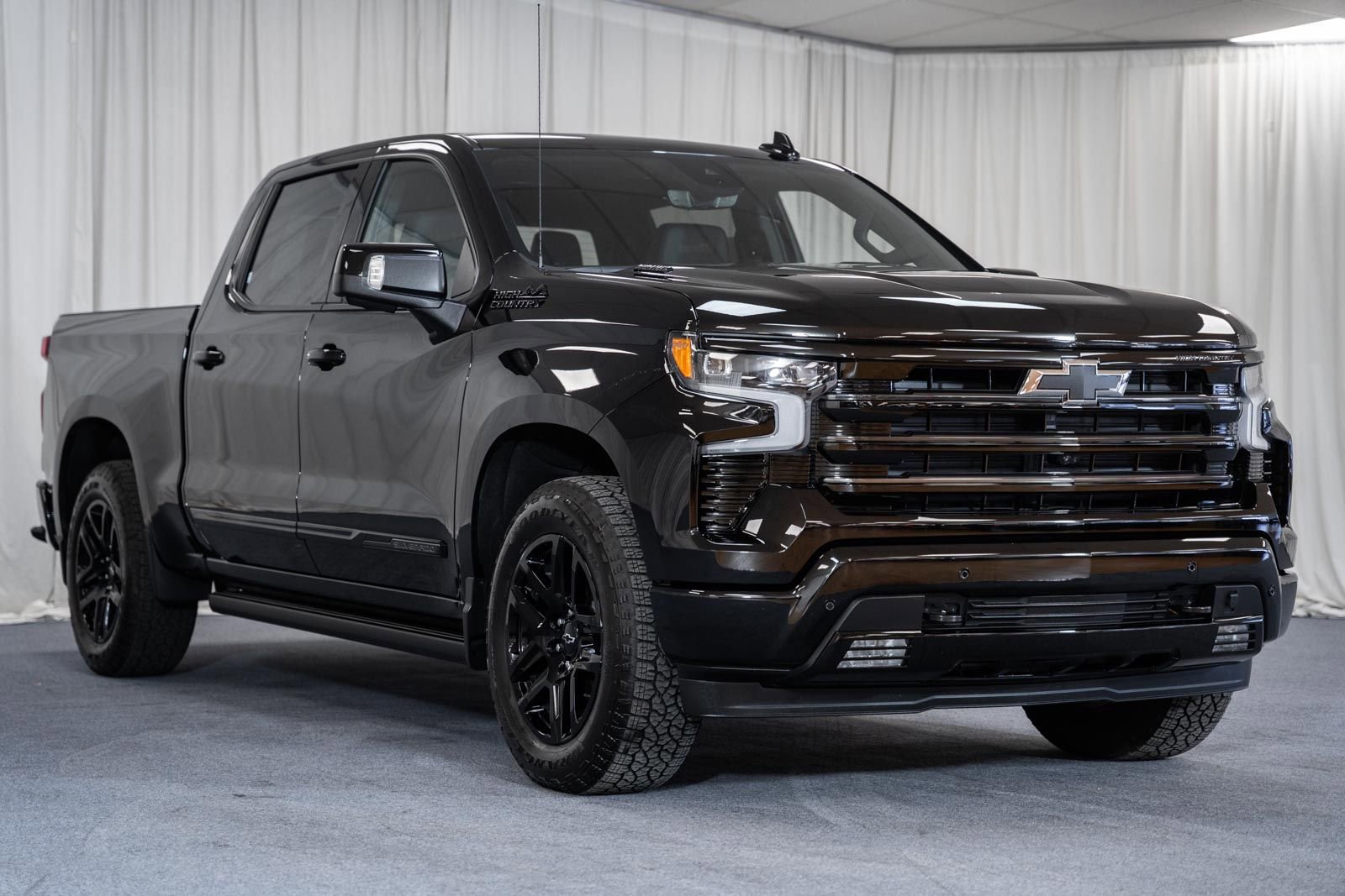 Used 2026 Chevrolet Silverado 1500 High Country w/ Midnight Edition image 1