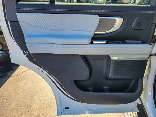 Certified 2025 Ford Expedition Platinum w/ Platinum Ultimate Package image 21