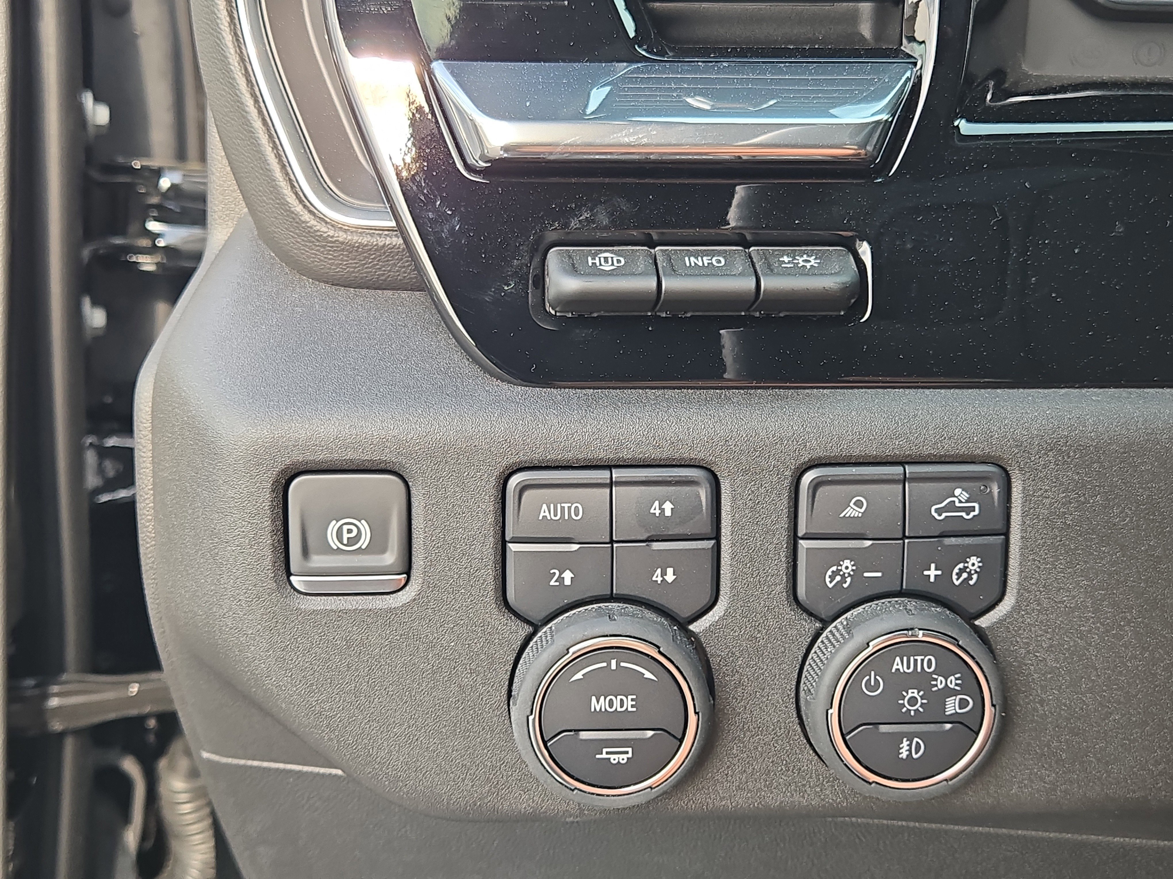 Used 2025 Chevrolet Silverado 2500 High Country w/ Technology Package image 25