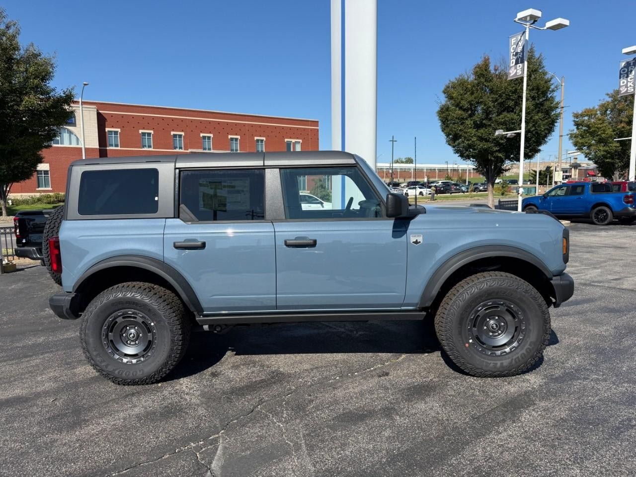 Certified 2025 Ford Bronco Big Bend w/ Black Diamond Package AWD/4WD image 5
