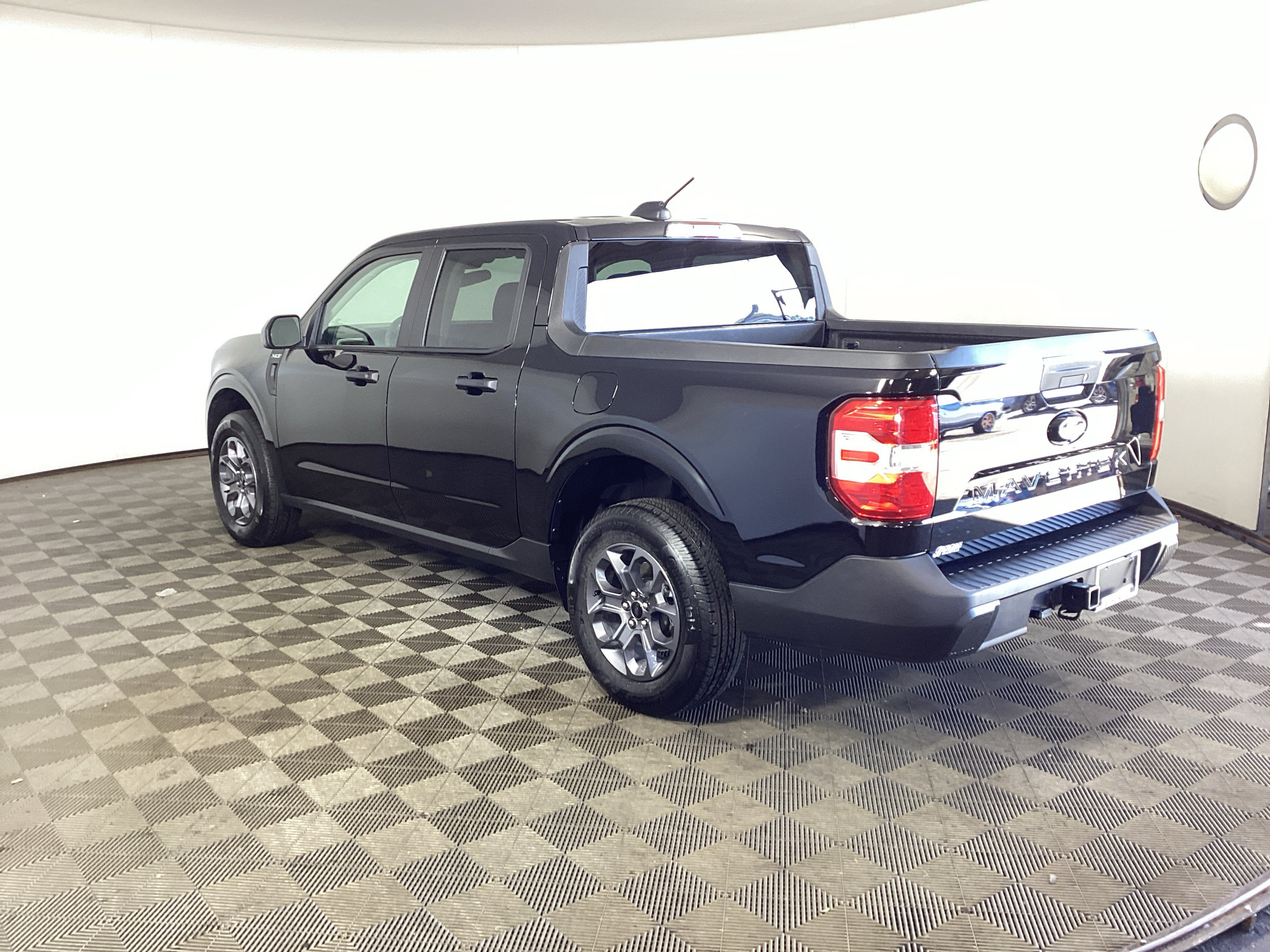 Certified 2026 Ford Maverick XLT w/ Equipment Group 301A AWD/4WD image 4