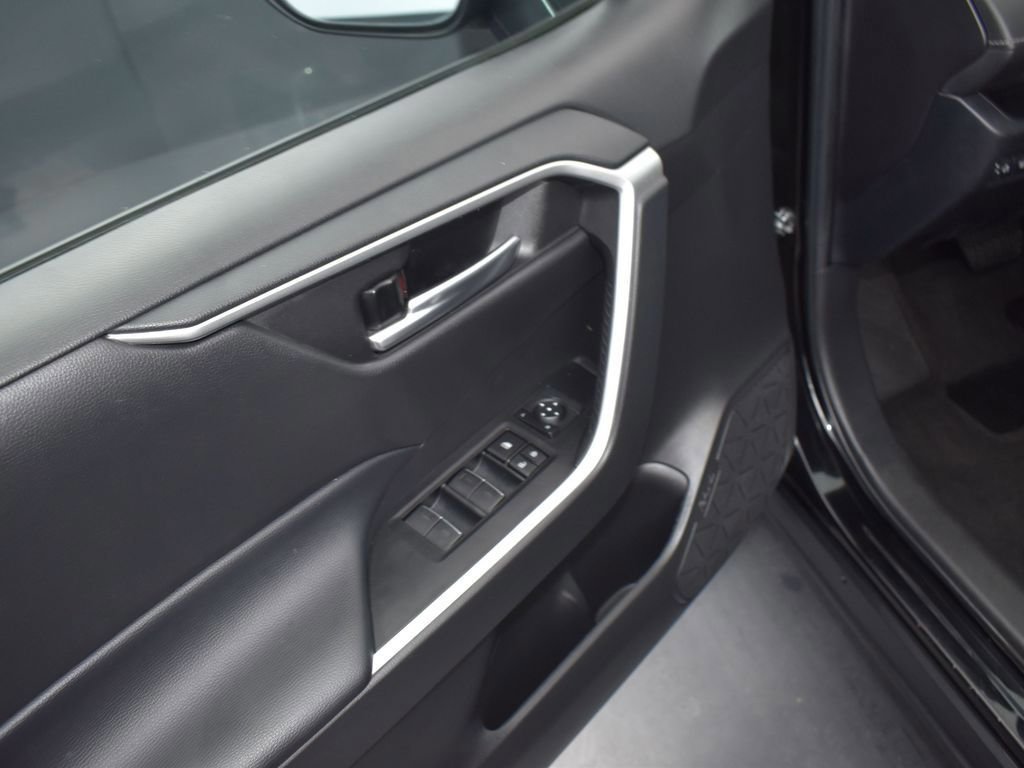 Used 2023 Toyota RAV4 XLE w/ Convenience Package FWD image 9