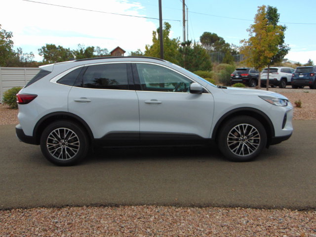 Certified 2026 Ford Escape SE FWD image 7