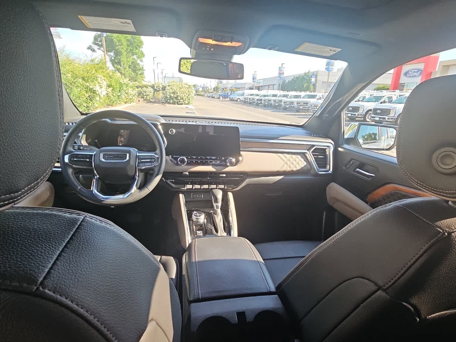 Used 2023 GMC Canyon Denali image 10