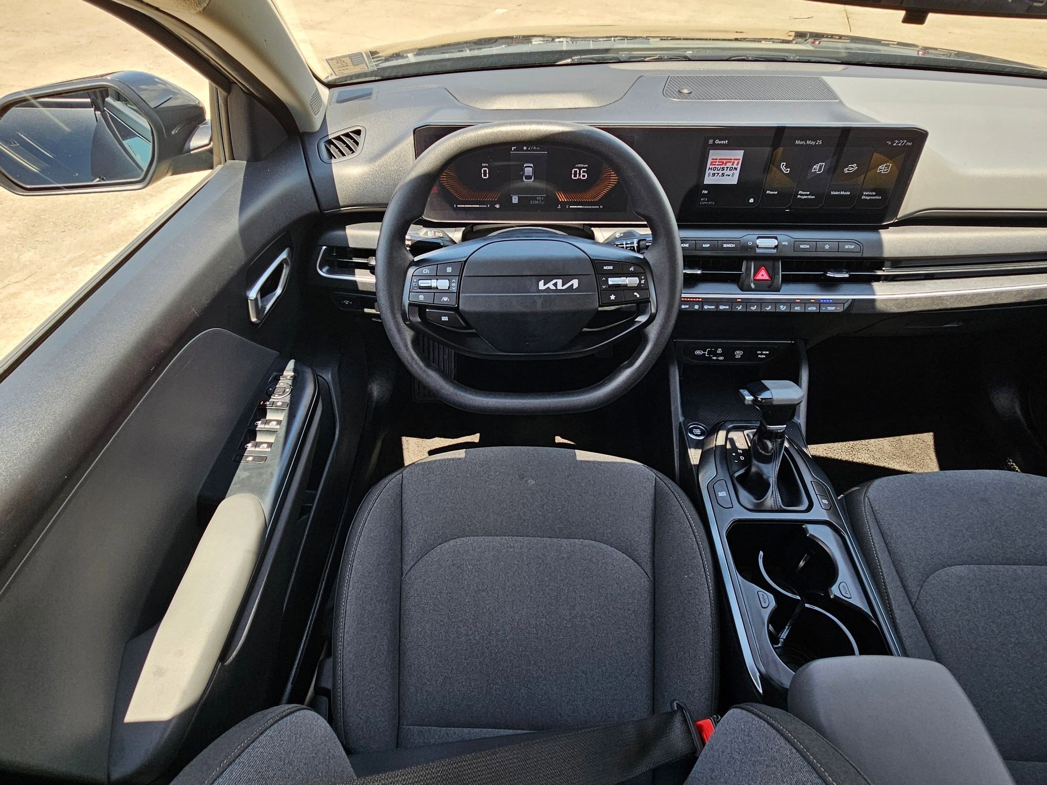 Used 2025 Kia K4 FWD image 29